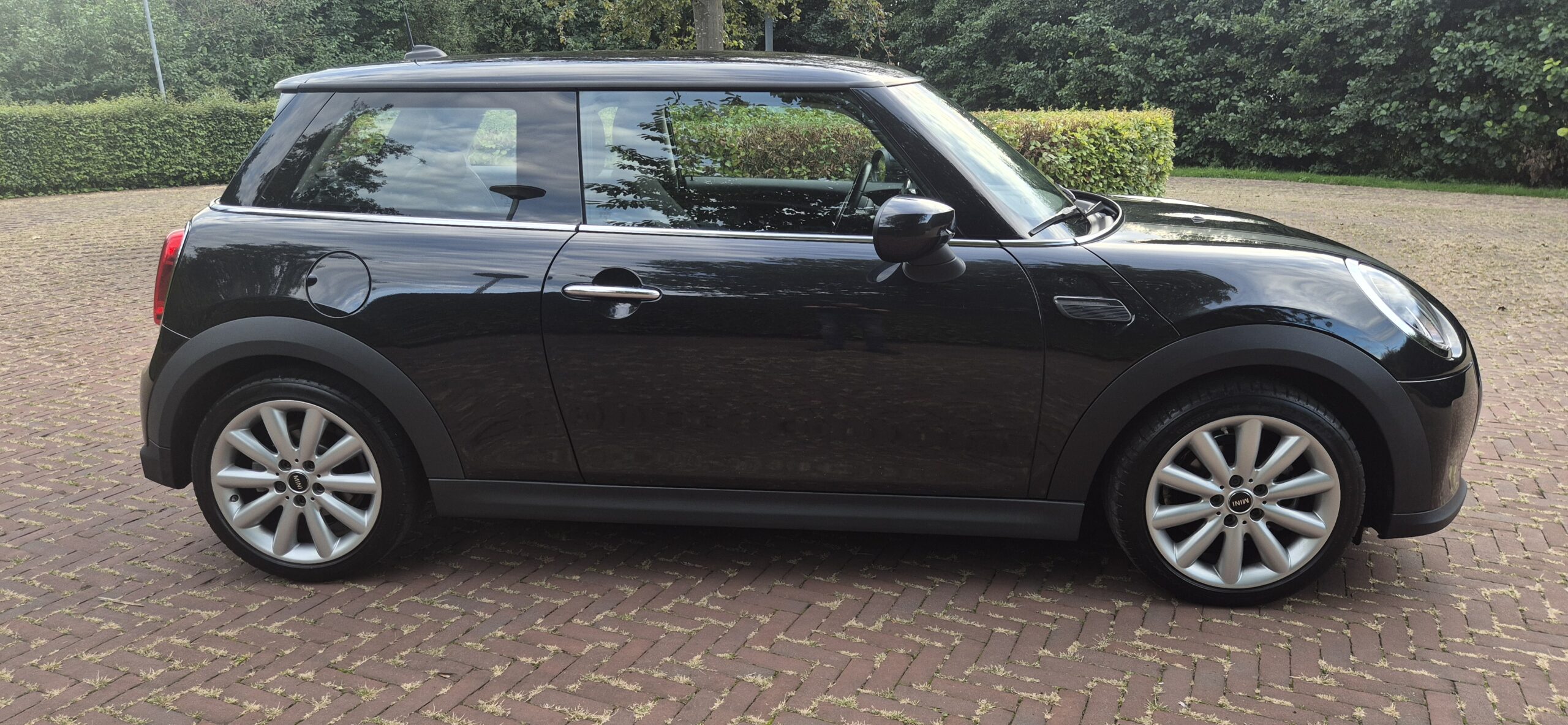 
								Mini One – 2022 – 18.070 KM full									