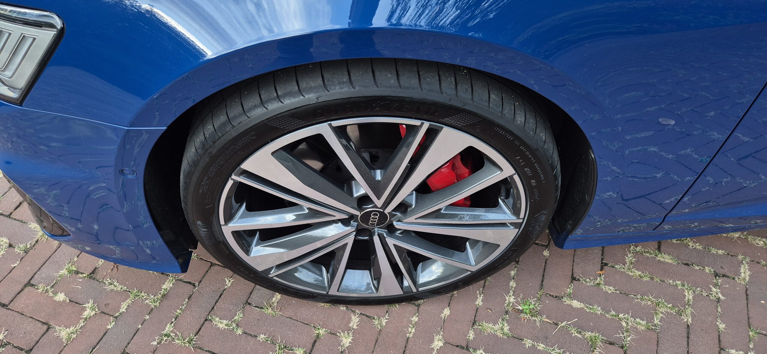 
								Audi A6 Avant 55 TFSIe – 2025 – 9.320 km full									
