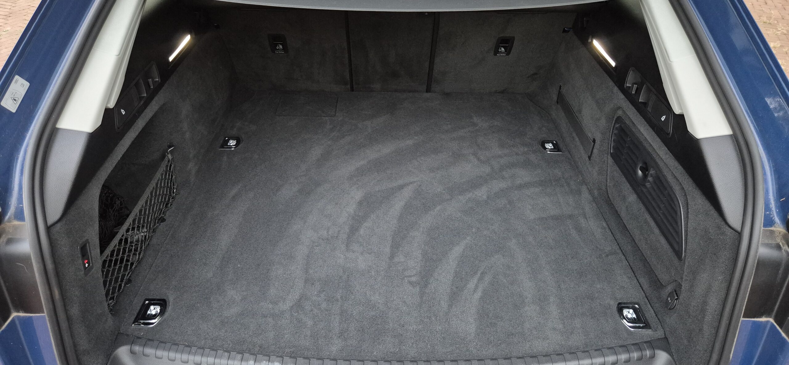 
								Audi A6 Avant 55 TFSIe – 2025 – 9.320 km full									