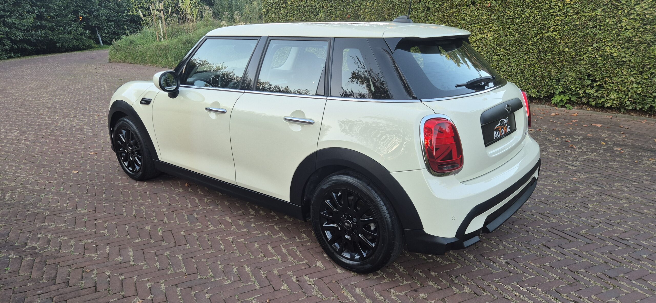 
								Mini One – 2022 – 26.382 km full									
