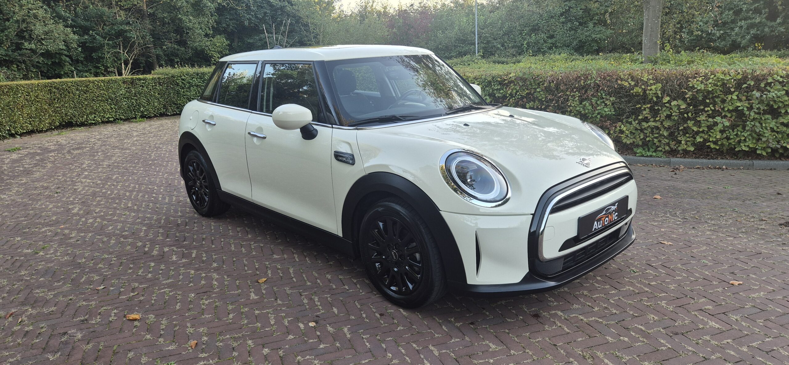 
								Mini One – 2022 – 26.382 km full									