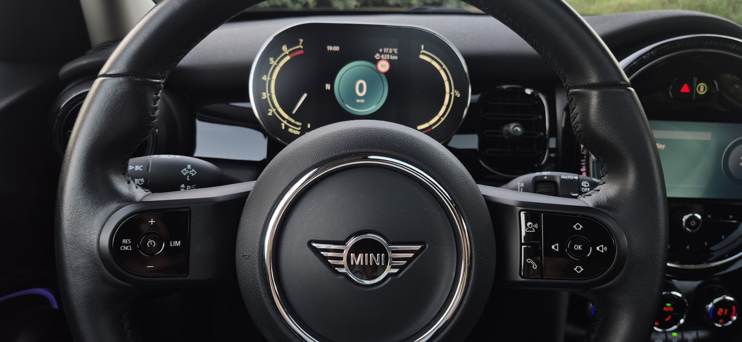 
								Mini One – 2022 – 26.382 km full									